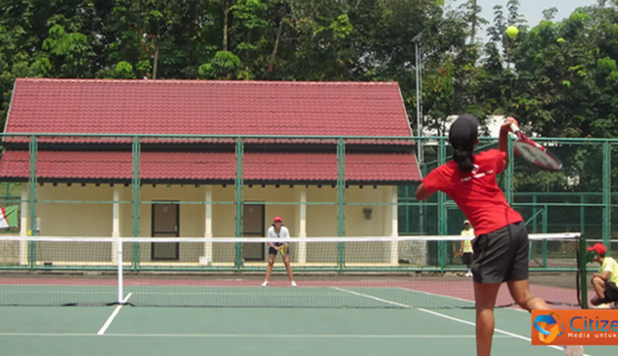 Citizen6, Depok: Keempat Universitas yang  membawa nama Negara dalam Pekan Olahraga antar Universitas se - Asia Pasifik, yaitu UI, UMAC, dan NUS. Salah satu cabang yang diperlombakan adalah Badminton. (Pengirim: Marthin Budi Laksono).
