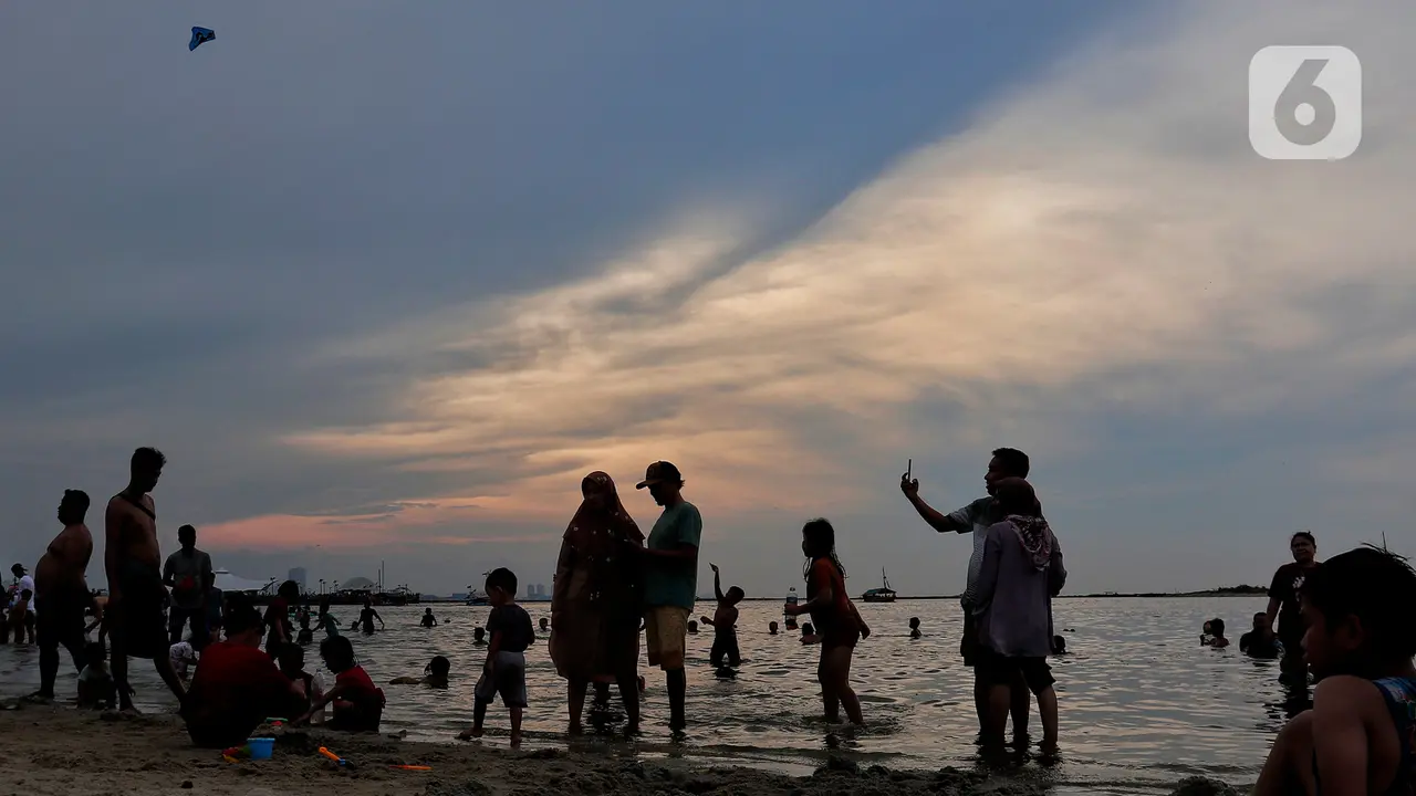 Diserbu Warga, Begini Suasana Pantai Ancol di Hari Kedua Lebaran 2023