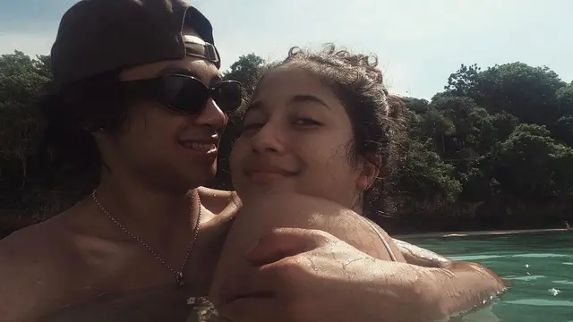 Potret Mesra Bastian Steel dan Sitha Marino. (Sumber: Instagram/bastiansteel dan Instagram/sithamarino)
