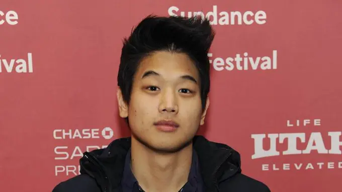Ki Hong Lee 