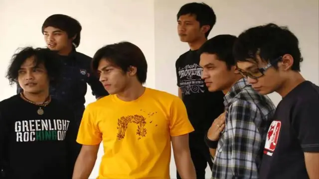 Diselingkuhi Pacar? Dengar 6 Lagu Ini