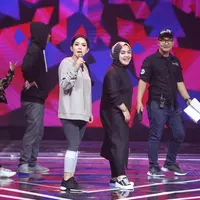 Ajang penghargaan bagi para musisi, SCTV Musik Awards 2018 kembali di gelar.  Berbagai persiapan dilakukan oleh para musisi yang akan tampil sebagai penghibur. (Nurwahyunan/Bintang.com)