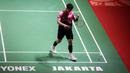 Pebulutangkis tunggal putra Indonesia, Jonatan Christie melakukan selebrasi setelah mencetak poin saat melawan pebulutangkis tunggal putra India, Lakshya Sen pada laga perempat final Indonesia Masters 2023 di Istora Senayan, Jakarta, Jumat (27/01/2023). Jojo menang dengan skor 15-21, 21-10, 21-13. (Bola.com/Bagaskara Lazuardi)
