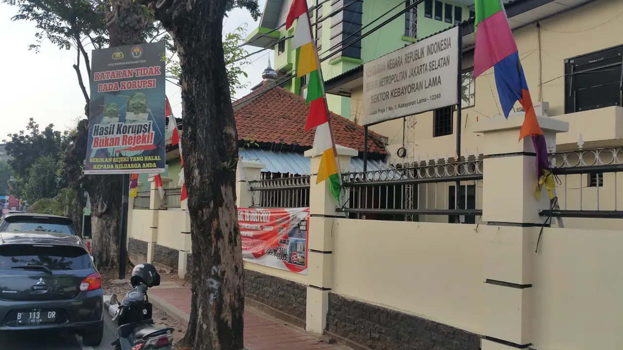 Lokasi teror bendera diduga ISIS di Polsek Kebayoran Lama