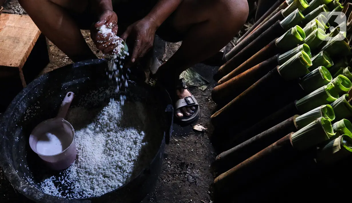 Jumlah tersebut berkurang dari tahun lalu yang bisa mencapai lebih dari 300 buah per harinya. (Liputan6.com/Herman Zakharia)
