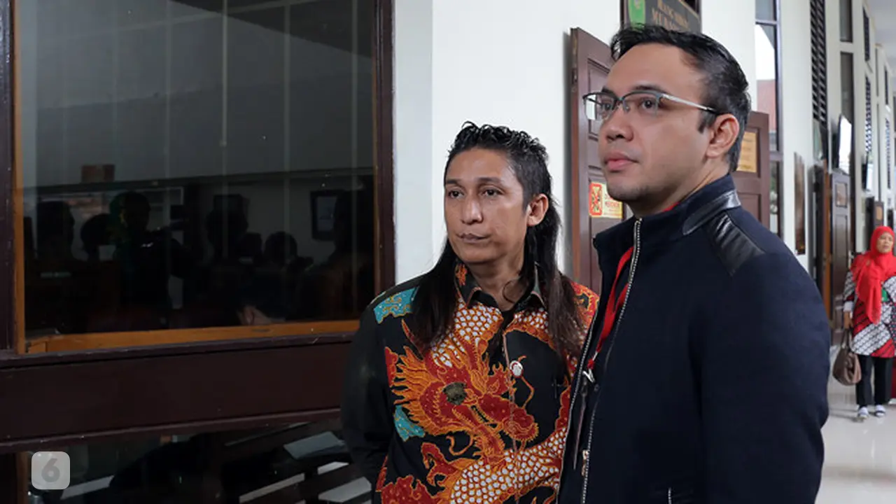 [Bintang] Sandy Tumiwa dan Tessa Kaunang