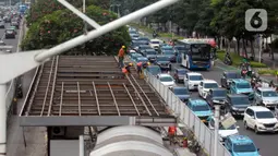 Total terdapat 10 halte yang akan ditutup karena proses revitalisasi, yaitu  Halte Bundaran Senayan (Koridor 1), Karet (Koridor 1), dan Slipi Petamburan (Koridor 9). Tiga halte ini akan mulai ditutup pada 31 Mei 2023 lalu. (Liputan6.com/Johan Tallo)