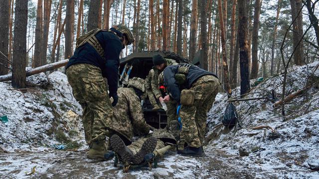 Perjuangan Tentara Medis Militer Ukraina di Medan Pertempuran Melawan Rusia