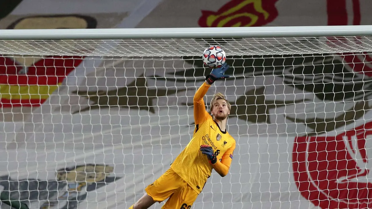 FOTO: Aksi Caoimhin Kelleher, Kiper Ketiga Liverpool yang Mencuri Perhatian di Liga Champions