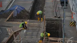 Pemprov DKI terus mengebut pembangunan  proyek Mass Rapid Transit (MRT) salah satunya di kawasan Senayan, Jakarta, Selasa (2/9/2014) (Liputan6.com/Johan Tallo)