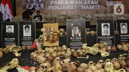 Diskusi juga diwarnai dengan pemasangan instalasi seni bertajuk 'Refleksi Reformasi 1998'. (Liputan6.com/Angga Yuniar)