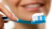 Menyikat gigi setiap hari saat pagi dan malam sebelum tidur dapat menghindarkan Anda dari berbagai masalah mulut