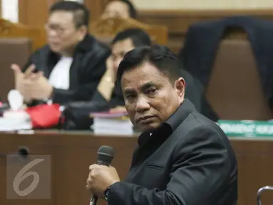  Ahli toksikologi forensik Nursamran Subandi menyampaikan keterangan dalam sidang kasus kematian Wayan Mirna Salihin dengan terdakwa Jessica Kumala Wongso di Pengadilan Negeri Jakarta Pusat, Rabu (3/8). (Liputan6.com/Immanuel Antonius)