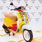 Vespa Primavera Sean Wotherspoon