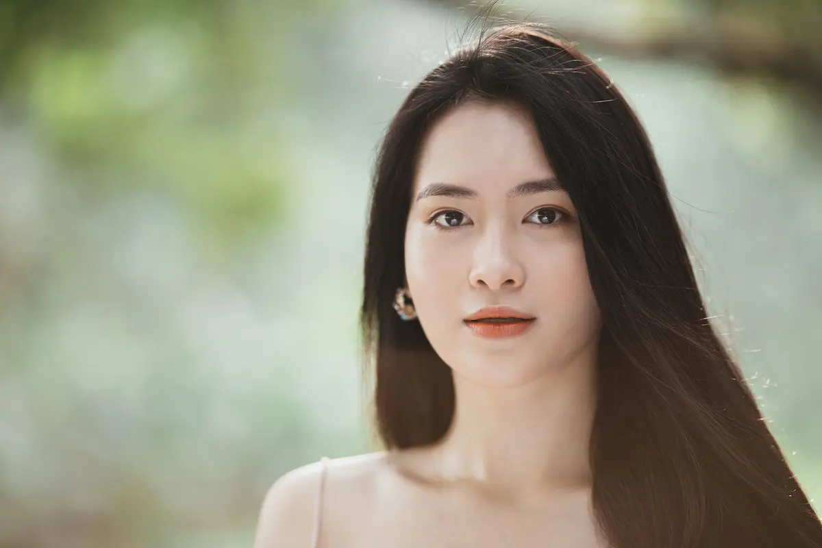 Wujudkan impian rambut anti lepek dan bervolume dengan rangkaian produk Aromachologie Volume & Strength dari L'Occitane.