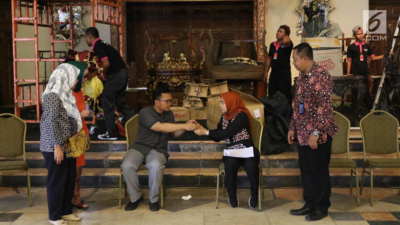 Suasana Geladi Resik Pernikahan Kahiyang Ayu dan Bobby Nasution