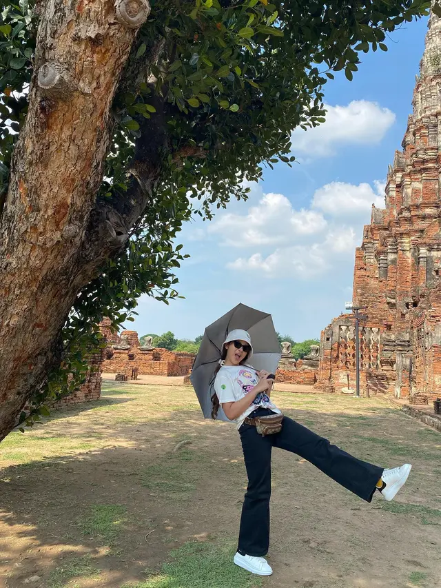 Tampil Kasual, Ini 6 Gaya Liburan Tiara Andini saat di Thailand