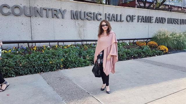 7 Potret Terbaru Shirley Malinton, Eks Gadis Warkop DKI yang Jadi PNS