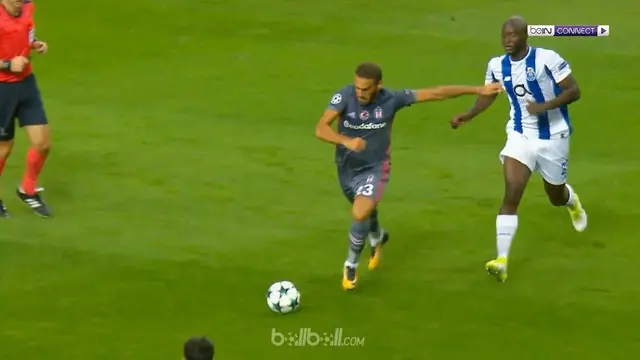 Berita video highlights Liga Champions 2017-2018 antara Porto melawan Besiktas dengan skor 1-3. This video presented by BallBall.