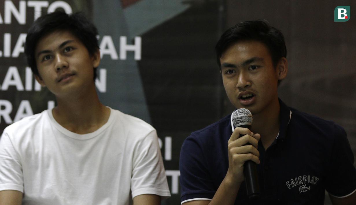 Pemain muda Indonesia, Khairul Imam Zakiri, saat jumpa pers Charity for Palu, Sigi dan Donggala di gedung Kemenpora, Jakarta, Jumat (16/11). APPI, MSG dan Kemenpora akan gelar laga amal untuk Palu, Sigi dan Donggala. (Bola.com/Yoppy Renato)