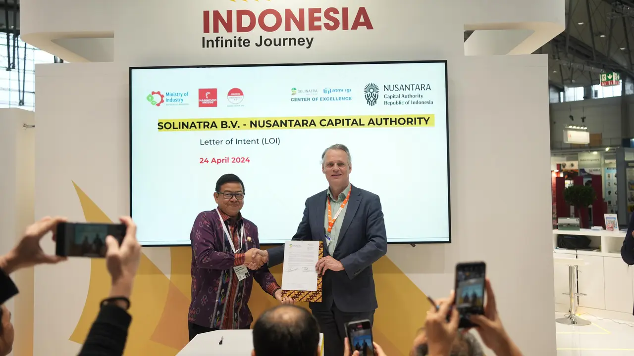 Otorita Ibu Kota Nusantara (IKN) melakukan penandatanganan Letter of Intent (LoI) dengan Solinatra-PT ATMI IGI Center of Excellence, yang merupakan kerja sama antara Solinatra Group BV dengan PT ATMI IGI di Hannover Messe 2024, Jerman. (Dok OIKN)