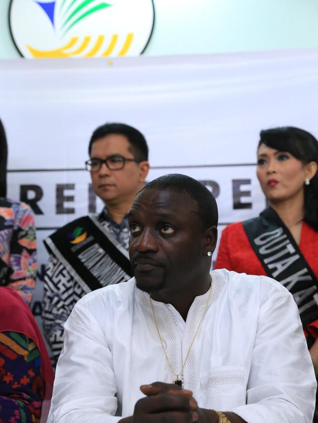 [Bintang] Kemensos dan Akon