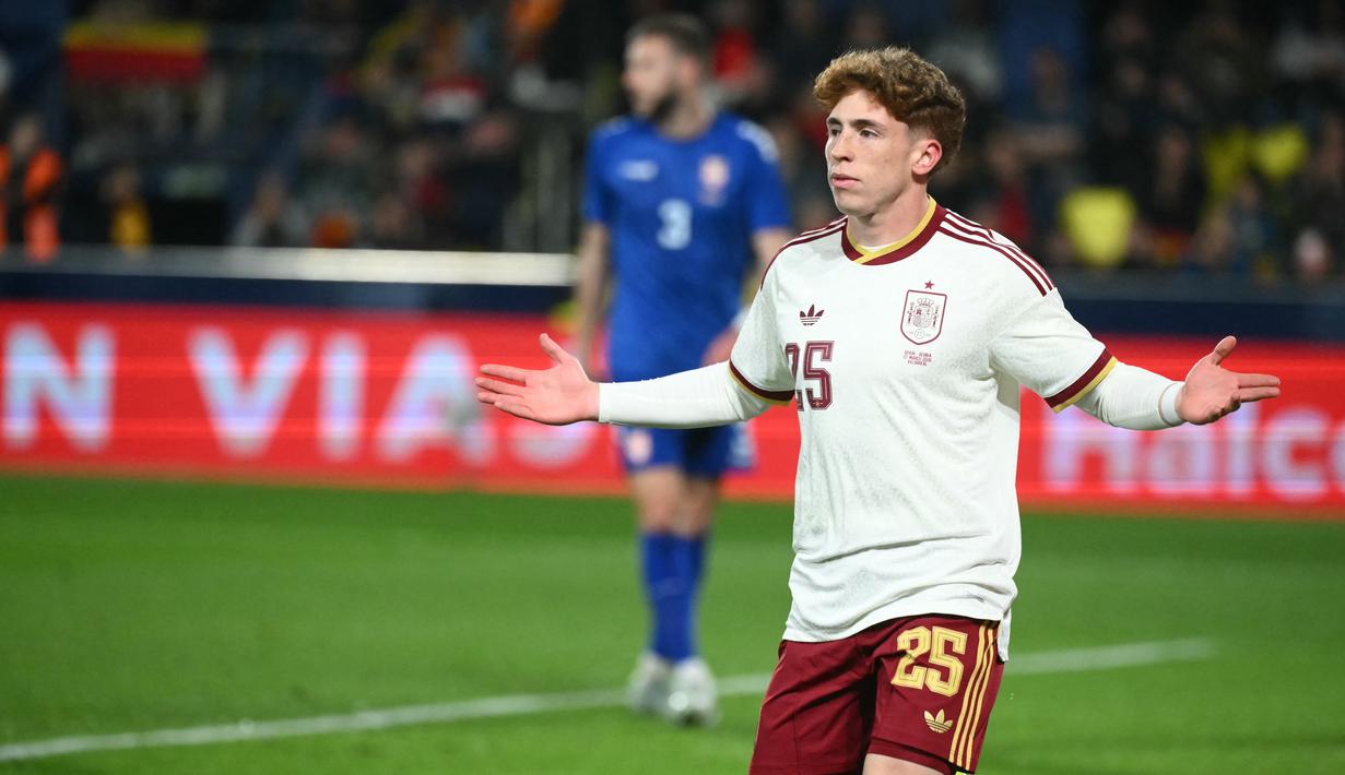 Victor Munoz menemukan performa terbaiknya bersama Osasuna. Ia tampil impresif sebagai pemain sayap. Real Madrid bisa memulangkannya dengan harga sekitar 10,6 juta euro.