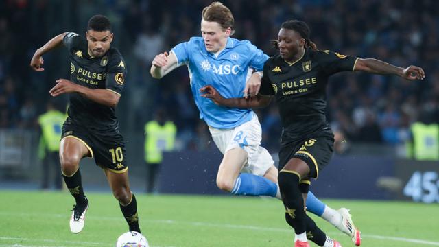 Ilustrasi Napoli vs Inter Milan