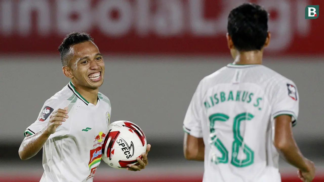 FOTO: Irfan Jaya Bawa PS Sleman Unggul di Babak Pertama saat Melawan PSM Makassar
