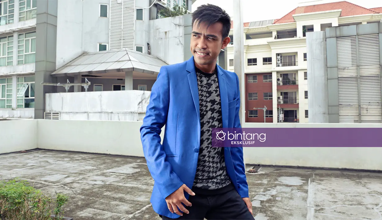 Foto-foto dan wawancara eksklusif dengan Fildan D'Academy 4 di studio Bintang.com beberapa waktu lalu. Photographer: Deki Prayoga, Stylist: Indah Wulansari, Digital Imaging: Muhammad Iqbal Nurfajri.