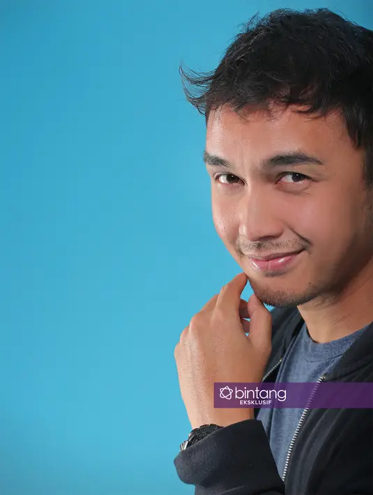 "Film ini kan membahas tentang perbedaan paham yang terjadi dalam satu agama, jadi merupakan sebuah hal yang baru menurut saya," ujar Dimas Aditya. (Bambang E. Ros/Bintang.com)