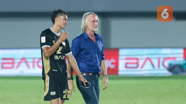 Foto: Bahagianya Rafael Struick Akhirnya Bisa Cetak Gol untuk Dewa United, Malam yang Indah