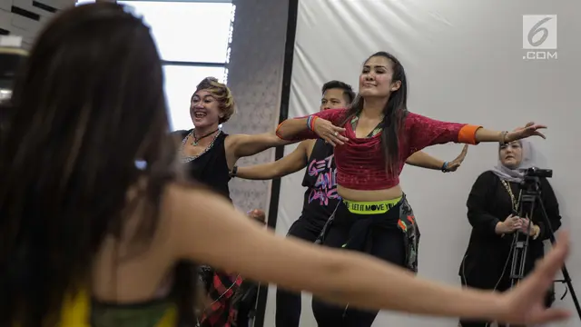 Seksinya Liza Natalia saat menjadi Istruktur Zumba