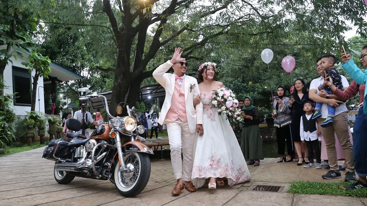 [Bintang] Unik, Chef Aiko Mendapat Seserahan Berupa Helm