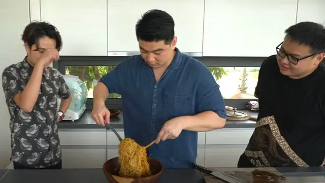 6 Momen Chef Arnold Suruh Melvin Tenggara Masak, Bingung Nyalakan Kompor