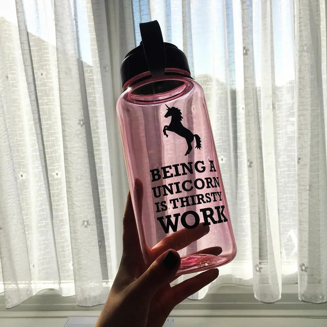 Bawa botol air mineral saat ke Labuan Bajo. (Sumber Foto: bea_thechange/Instagram)