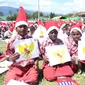 Anak-anak belajar mewarnai Garuda Pancasila