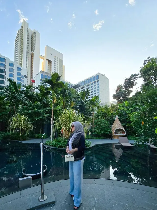 6 Potret Syahrini Tetap Langsing Pasca Melahirkan, Rambut Lebat Putrinya Disorot