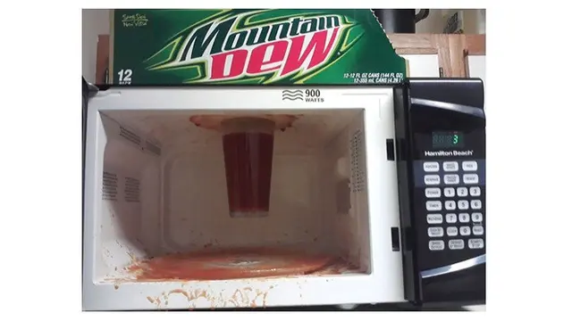 7 Momen Apes saat Memakai Microwave Ini Bikin Geleng Kepala