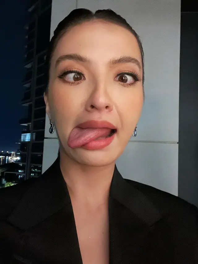 Raline Shah tirukan ekspresi emoticon (Instagram/ralineshah)