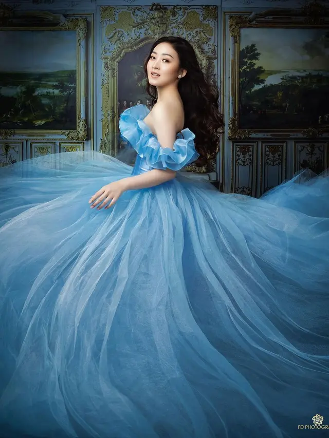 6 Gaya Pemotretan Natasha Willona dengan Tema Cinderella Ini Banjir Pujian Netizen