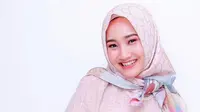 Tips merawat rambut untuk wanita yang mengenakan hijab yang aktif beraktivitas seharian dari Fatin Shidqia. (Foto: istagram/fatin30)