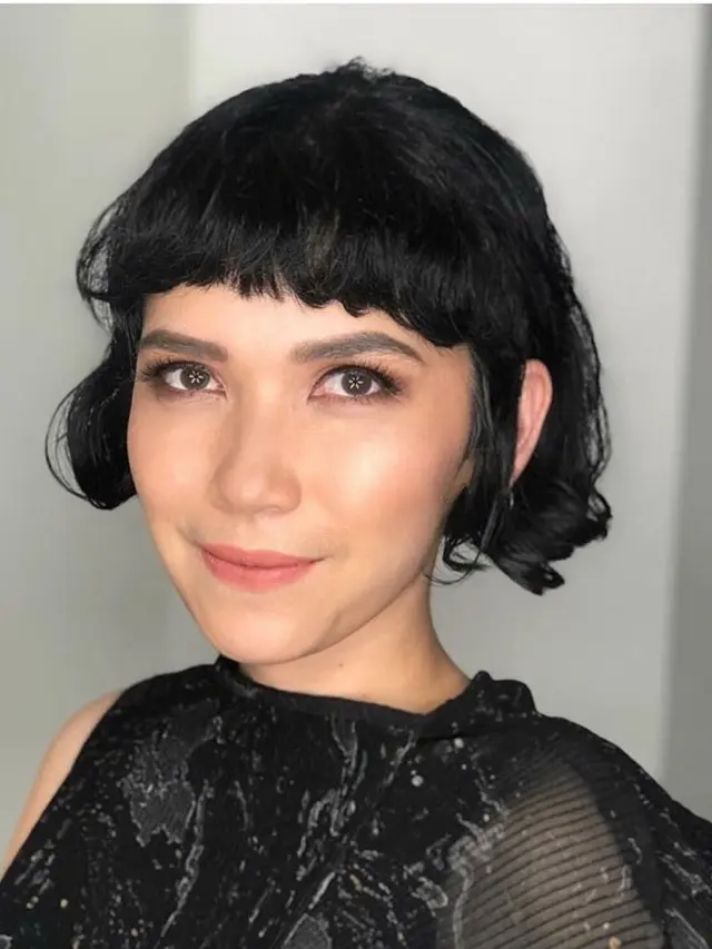 Potret Dinda Kanya Dewi dengan rambut pendek