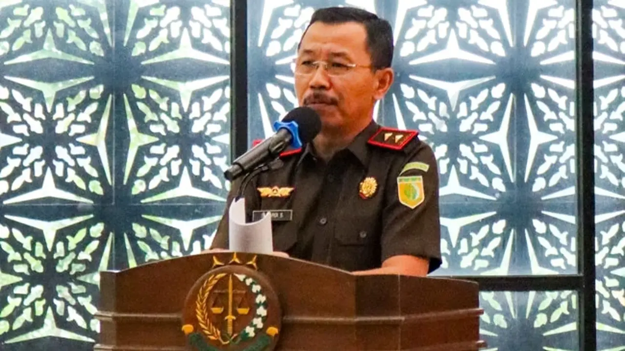 Kepala Kejati Riau Dr Supardi yang membuat Program Jaga Zapin untuk menjaga harga sawit tidak merugikan petani.