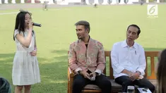 Salah satu konten kreator menampilkan kebolehan bernyanyi saat bertemu Presiden Joko Widodo.
