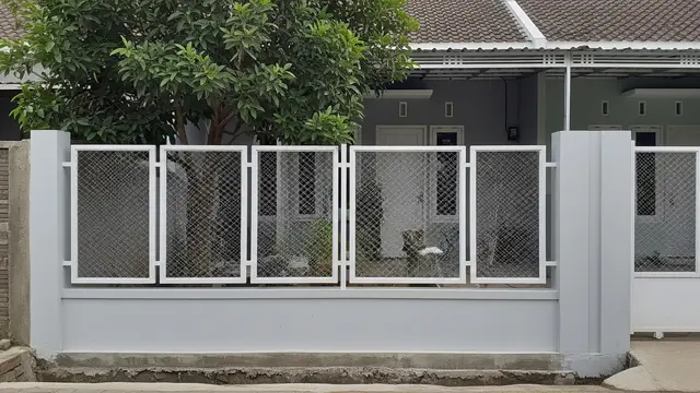 Inspirasi Pagar Rumah Kecil yang Disukai Banyak Pemilik Rumah Subsidi/AI Generated