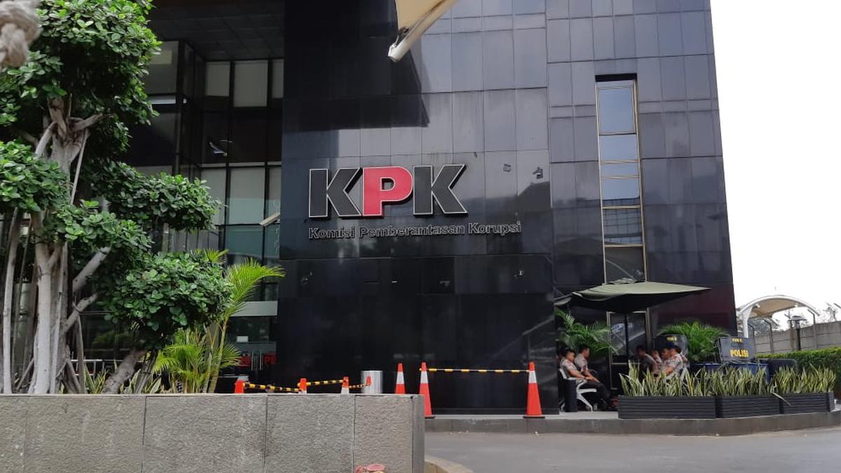 KPK Cecar Anak Eks Gubernur Malut Abdul Gani Kasuba Terkait Kepemilikan Aset Keluarga