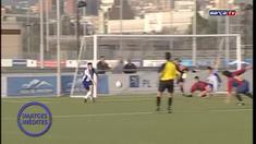 Aksi Lionel Messi saat masih berusia 16 tahun bersama La Masia akademi sepak bola milik Barcelona.