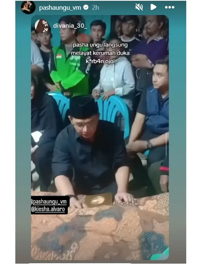 6 Potret Pasha Ungu Takziah ke Rumah Duka Driver Ojol yang Dilindas Rantis Brimob