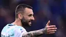 Untuk mengeluarkan Brozovic dari Giuseppe Meazza, Al Nassr harus merogoh kocek sekitar 18 juta euro (Rp 295 miliar). (AFP/Marco Bertorello)